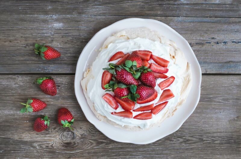 Rustic Pavlova Cake